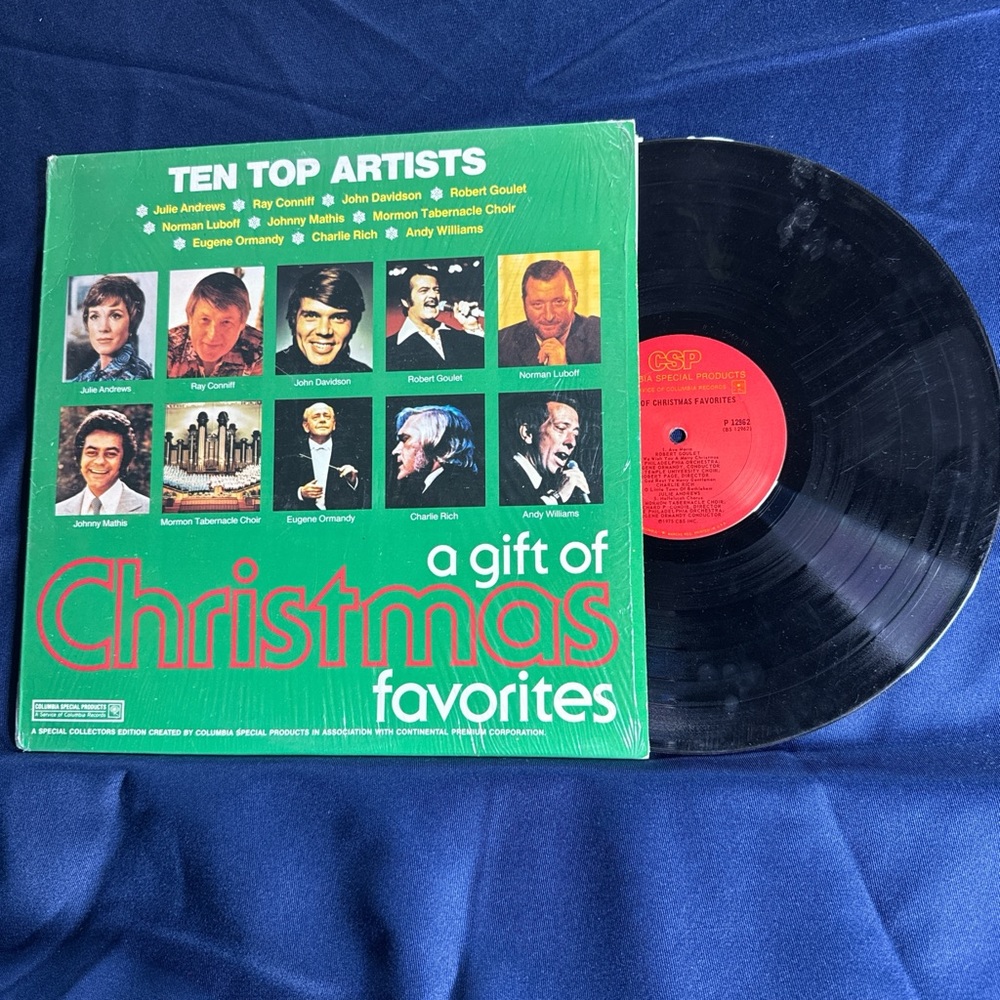 A Gift of Christmas Favorites Vinyl Record - Black